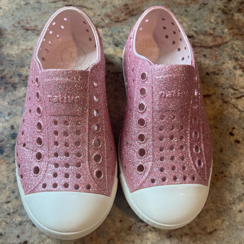Native Toddler slip on size c9